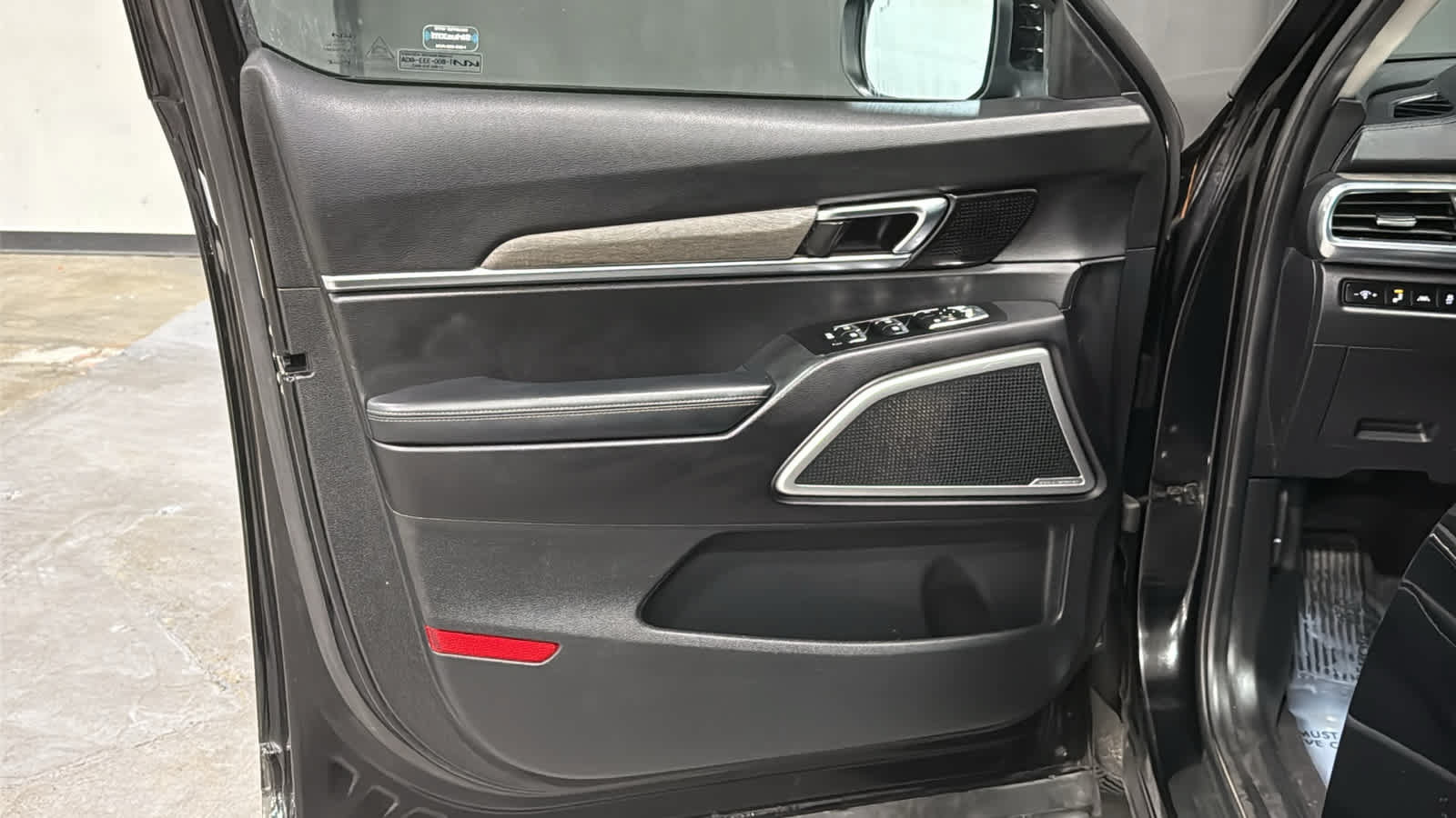 Used 2022 Kia Telluride EX w/ EX Premium Package AWD/4WD image 9