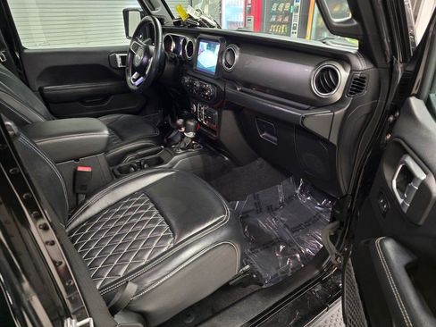 Used 2021 Jeep Wrangler Unlimited Sahara AWD/4WD image 34