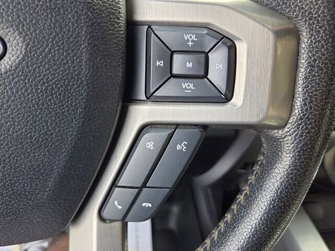 Used 2015 Ford F150 Platinum w/ Equipment Group 701A Luxury AWD/4WD image 24