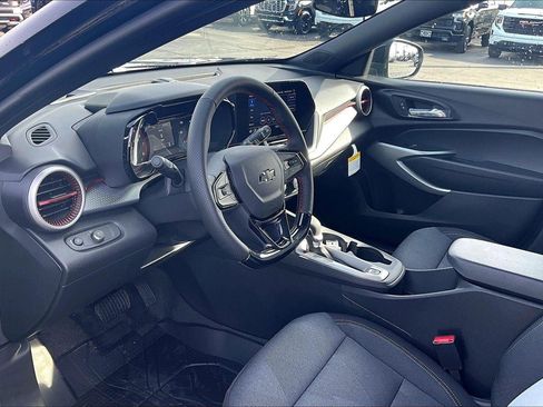 New 2026 Chevrolet Trax RS w/ Sunroof Package FWD image 7
