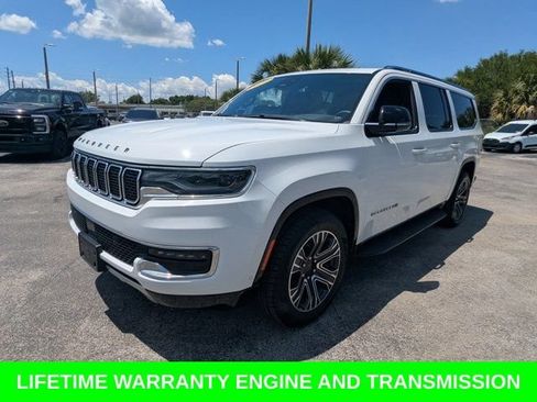 Used 2024 Jeep Wagoneer L Series II w/ Flexible Seating Group RWD image 9