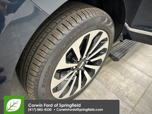 Used 2024 Lincoln Navigator Reserve image 42