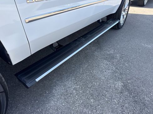 Used 2018 GMC Yukon Denali w/ Denali Ultimate Package image 17