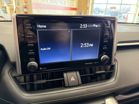 Used 2021 Toyota RAV4 XLE w/ Convenience Package image 41