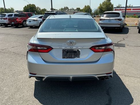 Used 2023 Toyota Camry SE FWD image 9