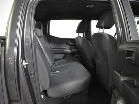 Used 2017 Toyota Tacoma TRD Sport w/ Tow Package (A/T) AWD/4WD image 31