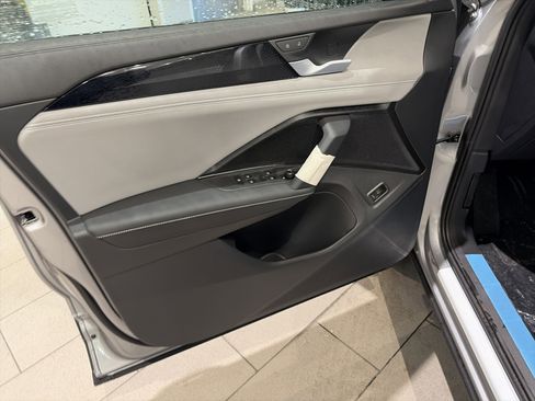 New 2026 Volkswagen Tiguan SE image 9