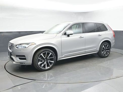 Used 2023 Volvo XC90 B6 Plus image 4