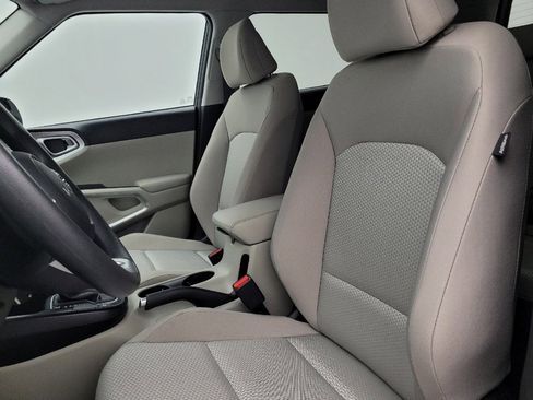 Used 2025 Kia Soul LX image 17