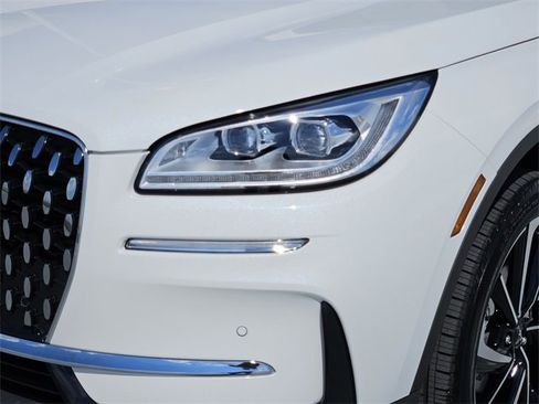 New 2026 Lincoln Corsair Reserve image 8