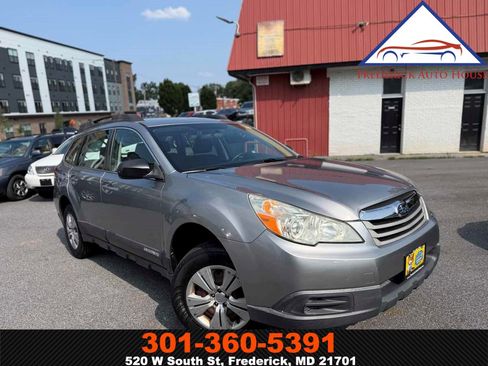 Used 2011 Subaru Outback 2.5i AWD/4WD image 1