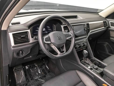 Used 2023 Volkswagen Atlas SE AWD/4WD image 4