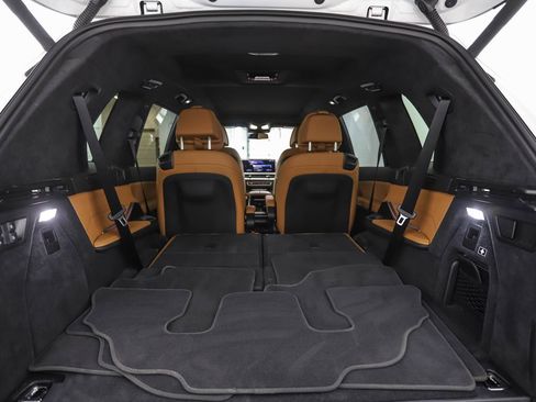 Certified 2026 BMW X7 xDrive40i w/ M Sport Package AWD/4WD image 28