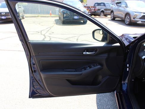 Used 2021 Nissan Altima 2.5 S w/ Driver Assist Package image 15