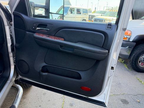 Used 2008 Chevrolet Silverado 3500 LTZ w/ Suspension Package, Off-Road image 15