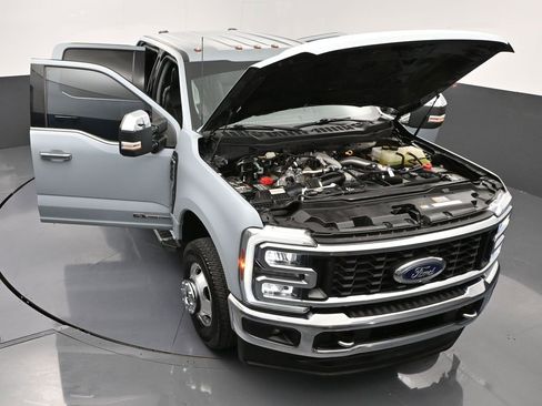 Used 2024 Ford F350 Lariat w/ Chrome Package image 48