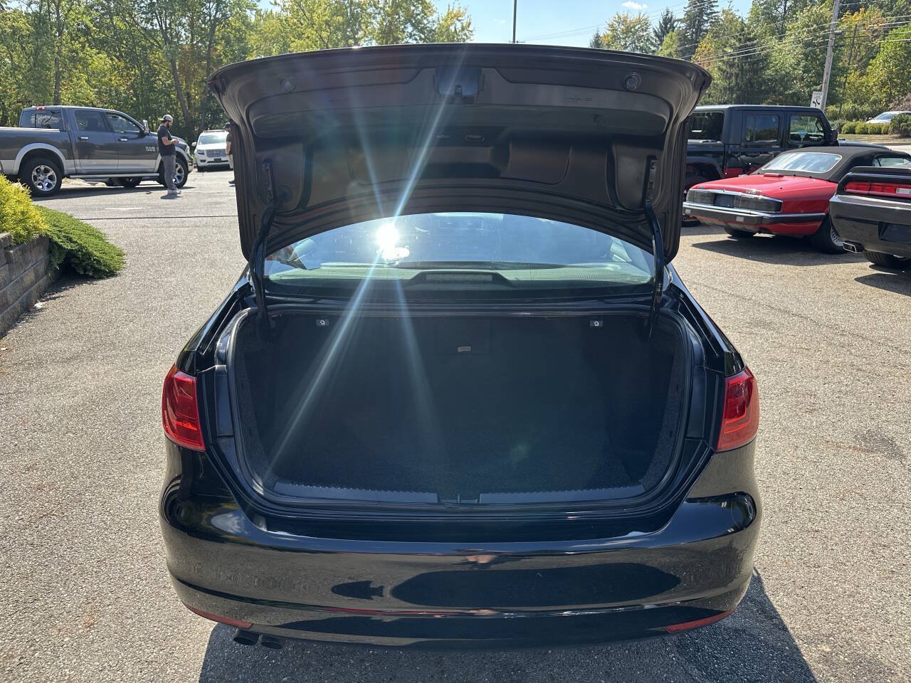 Used 2013 Volkswagen Jetta SE FWD image 6
