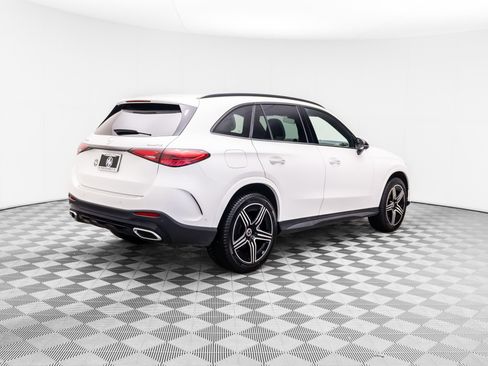 Used 2023 Mercedes-Benz GLC 300 4MATIC image 5
