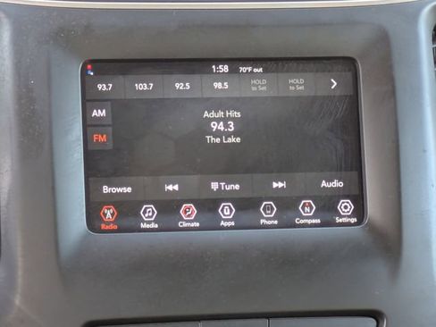 Used 2019 Jeep Cherokee Latitude w/ Popular Appearance Group image 21