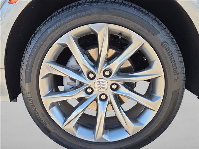 Used 2025 Buick Encore GX Avenir w/ Avenir Technology Package AWD/4WD image 23