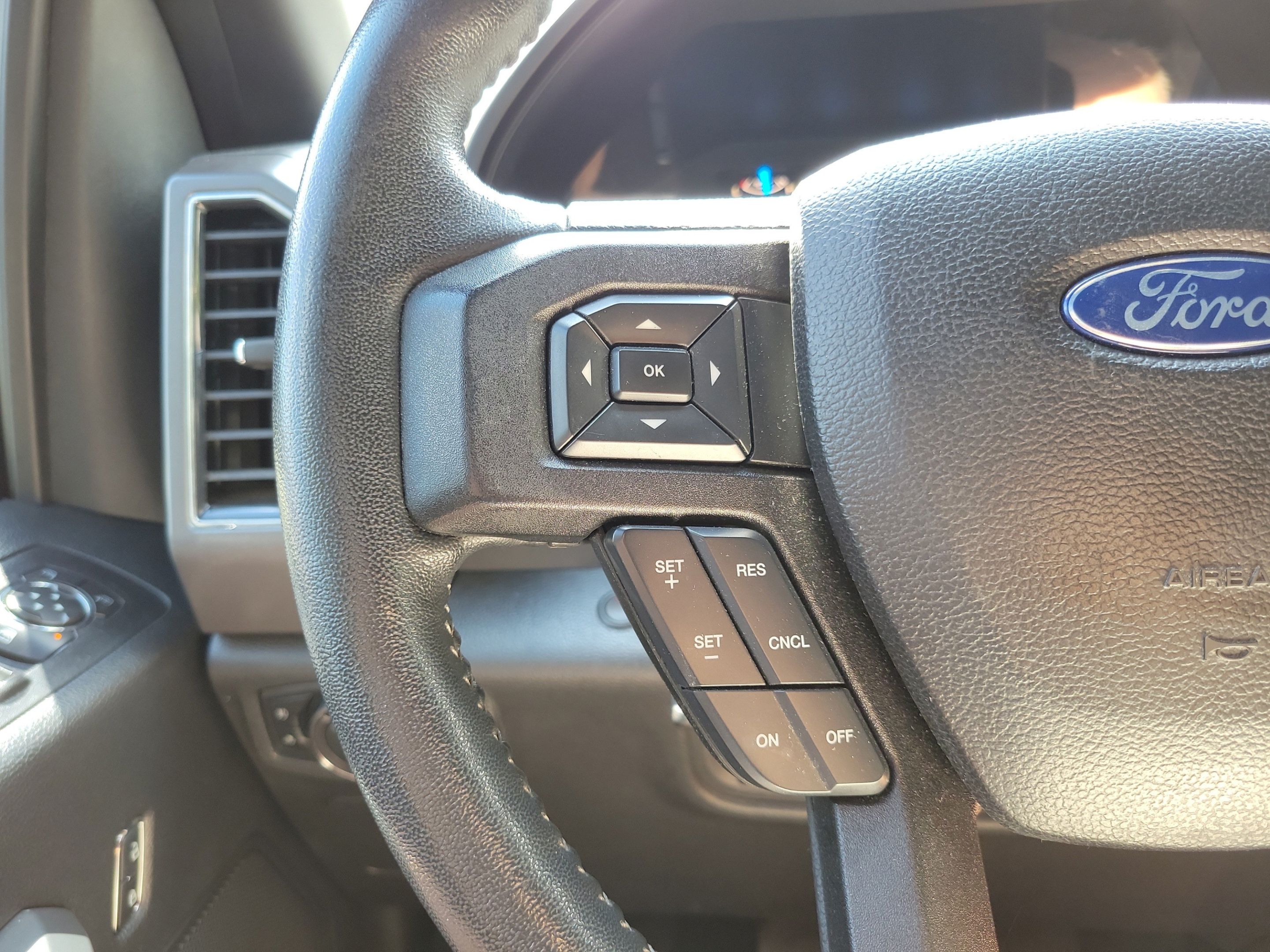 Used 2017 Ford F150 XLT w/ Equipment Group 302A Luxury AWD/4WD image 15