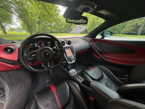 Used 2017 McLaren 570S Coupe RWD image 39