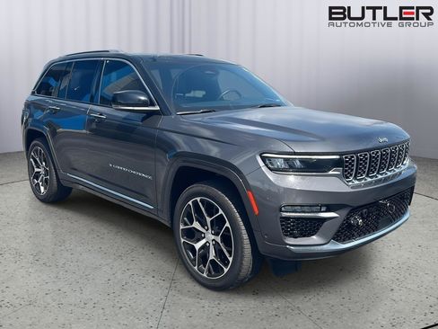 Used 2022 Jeep Grand Cherokee Summit AWD/4WD image 8