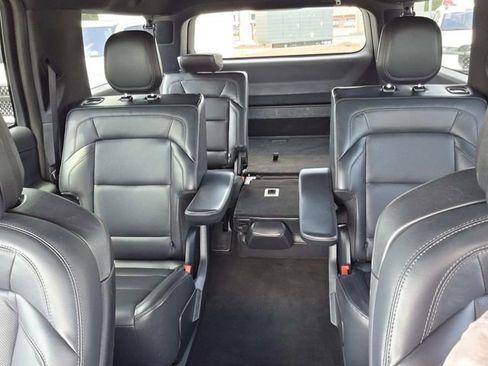 Certified 2025 Lincoln Navigator L Reserve w/ Jet Appearance Package AWD/4WD image 17
