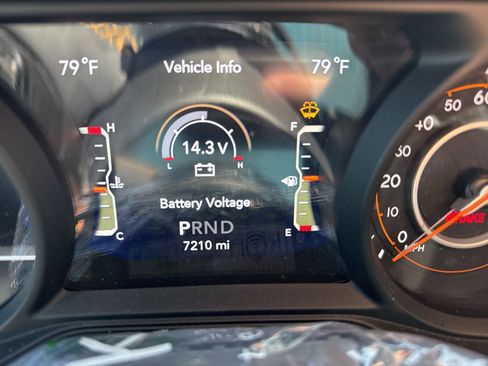 Used 2024 Jeep Wrangler Sahara w/ Safety Group image 13