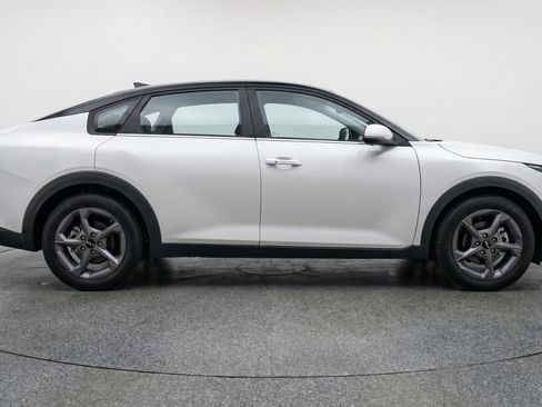 Used 2025 Kia K4 LXS image 11