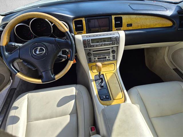 Used 2005 Lexus SC 430 Convertible RWD image 17