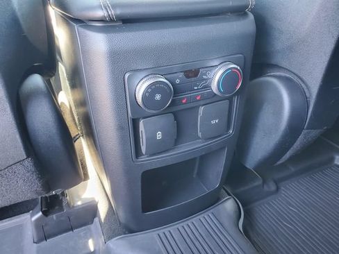 Used 2020 Ford Explorer XLT w/ Equipment Group 202A AWD/4WD image 27