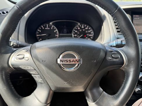 Used 2016 Nissan Pathfinder SV AWD/4WD image 22