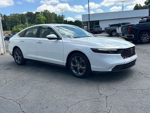 Used 2023 Honda Accord EX image 4