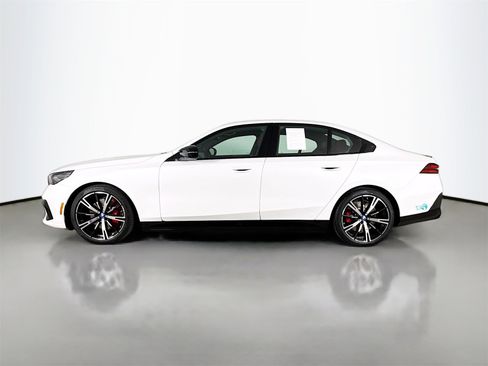 Certified 2025 BMW i5 M60 image 4