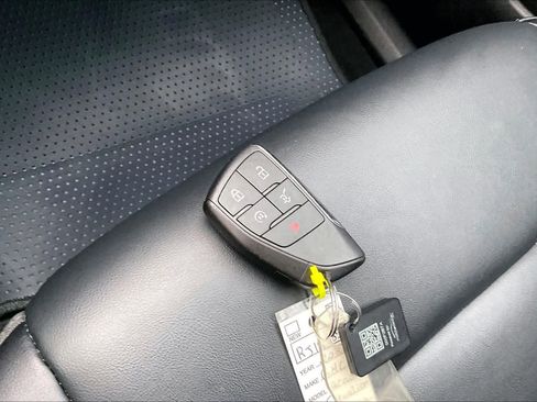 Used 2024 GMC Acadia Elevation image 14