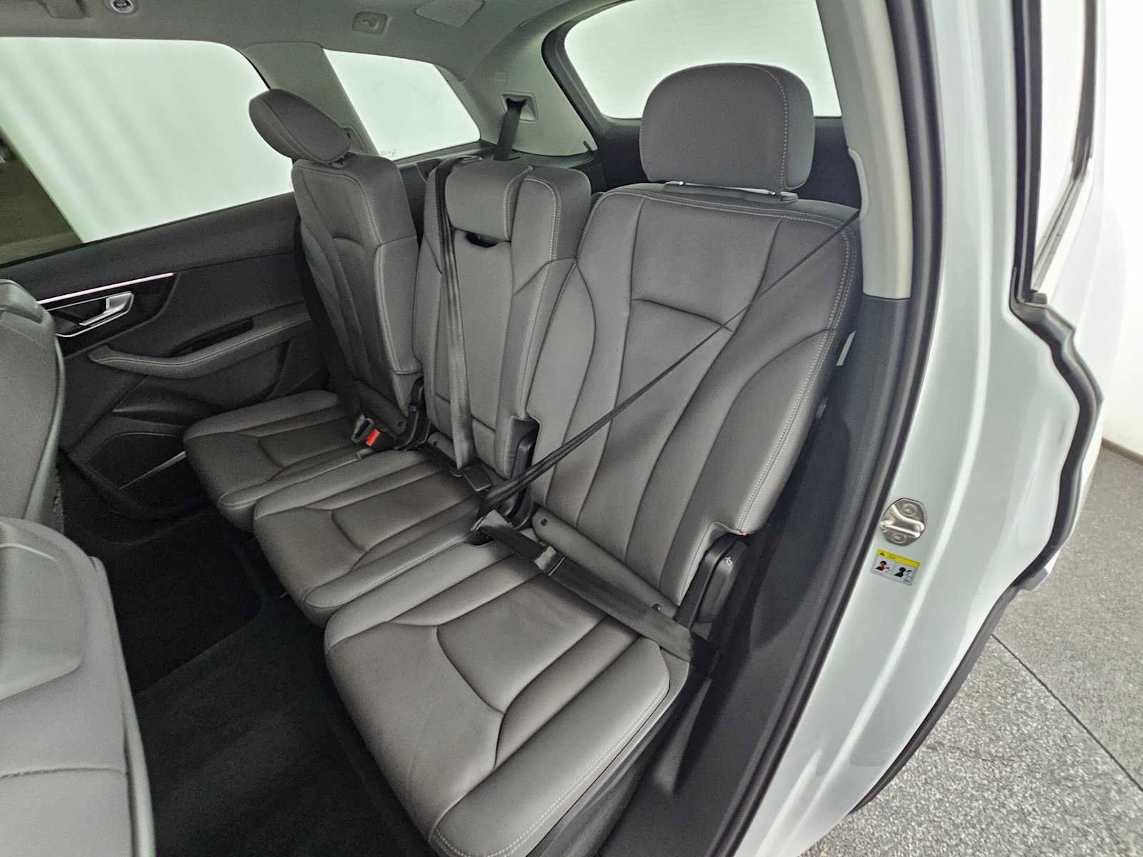 Used 2025 Audi Q7 2.0T Premium Plus w/ Premium Plus Package AWD/4WD image 19