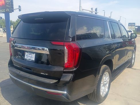 Used 2023 GMC Yukon XL SLT AWD/4WD image 6