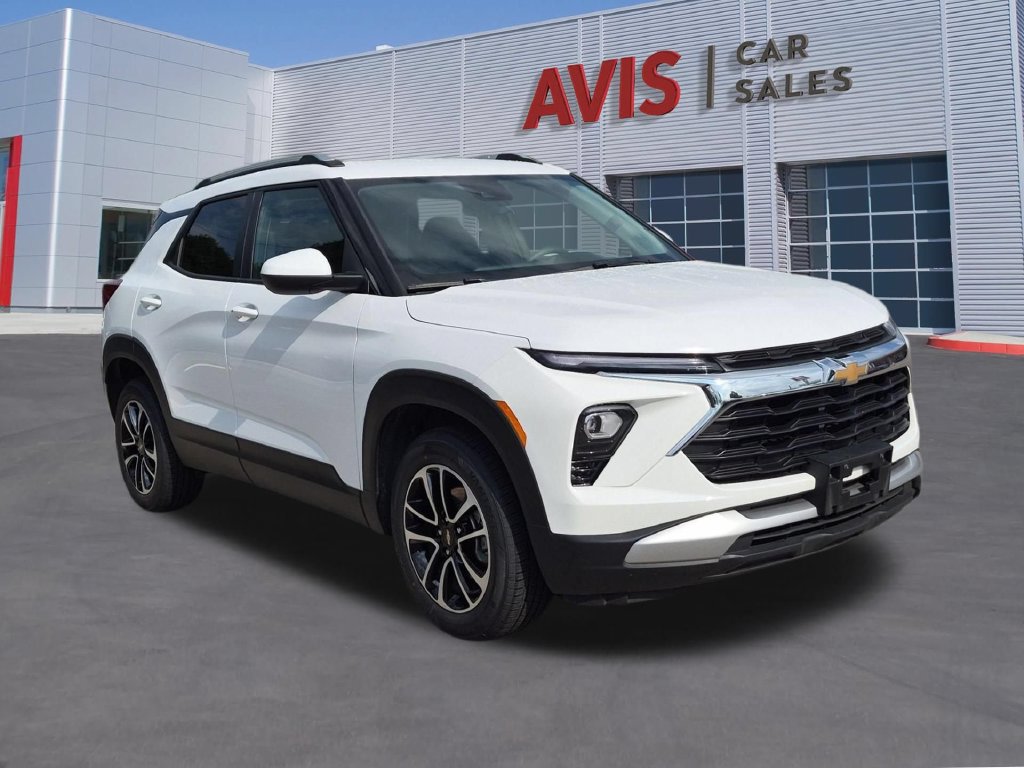 Used 2025 Chevrolet TrailBlazer LT AWD/4WD image 3