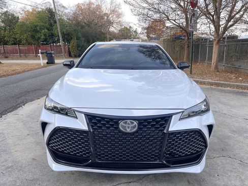Used 2019 Toyota Avalon XSE image 5