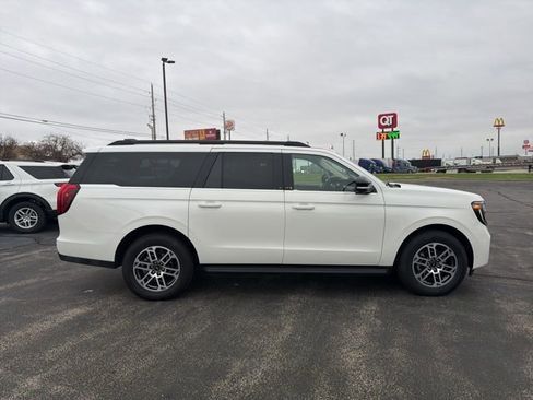 Used 2025 Ford Expedition Max Active AWD/4WD image 6