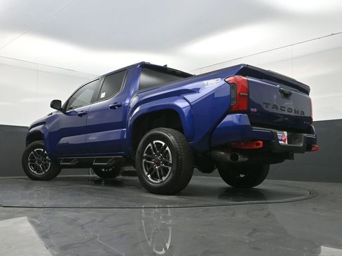 Used 2025 Toyota Tacoma TRD Sport AWD/4WD image 28