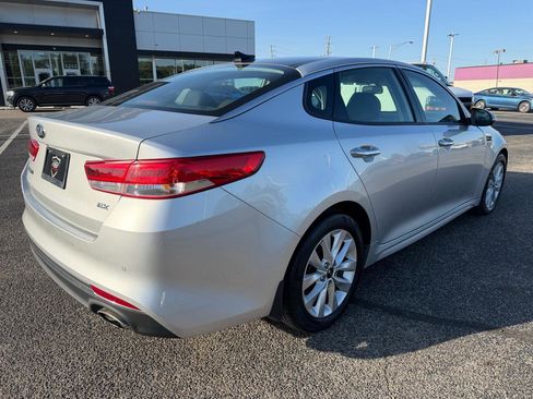 Used 2018 Kia Optima EX w/ Premium Package FWD image 8