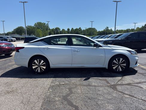 Used 2019 Nissan Altima 2.5 SV AWD/4WD image 4