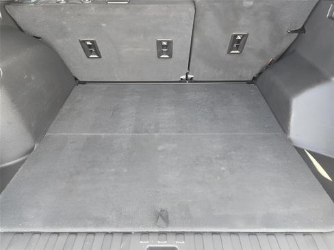 Used 2019 Chevrolet Equinox LT FWD image 32