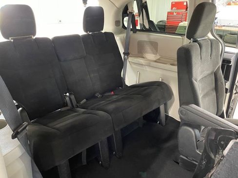 Used 2015 Dodge Grand Caravan SE w/ Quick Order Package 29E SE FWD image 19