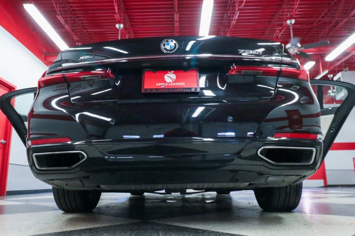 Used 2020 BMW 750i xDrive w/ Executive Package AWD/4WD image 33