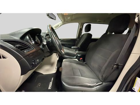 Used 2013 Dodge Grand Caravan SE FWD image 12