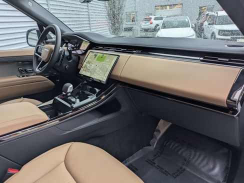 New 2026 Land Rover Range Rover Sport SE AWD/4WD image 30