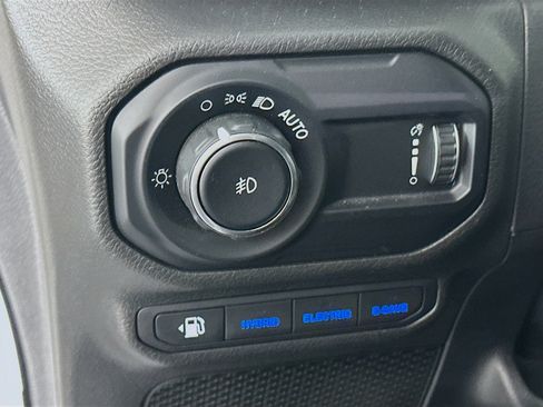 Used 2023 Jeep Wrangler Sahara w/ Cold Weather Group image 16